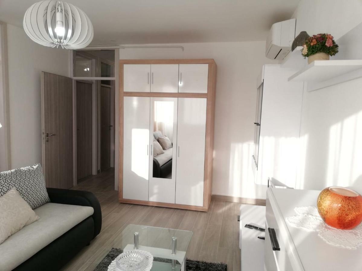 Apartment White Pula Exterior foto